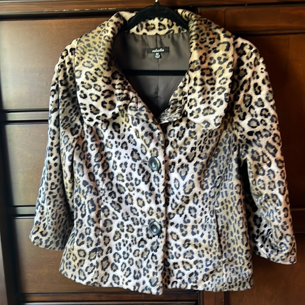 Short velour jacket with pockets